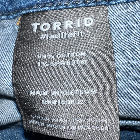 Torrid Crop Boyfriend Mid-Rise Jean - Picture 8 of 13